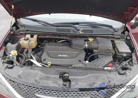 2017 Chrysler Pacifica Touring z USA, uszkodzony, nr VIN 2C4RC1DG3HR703122